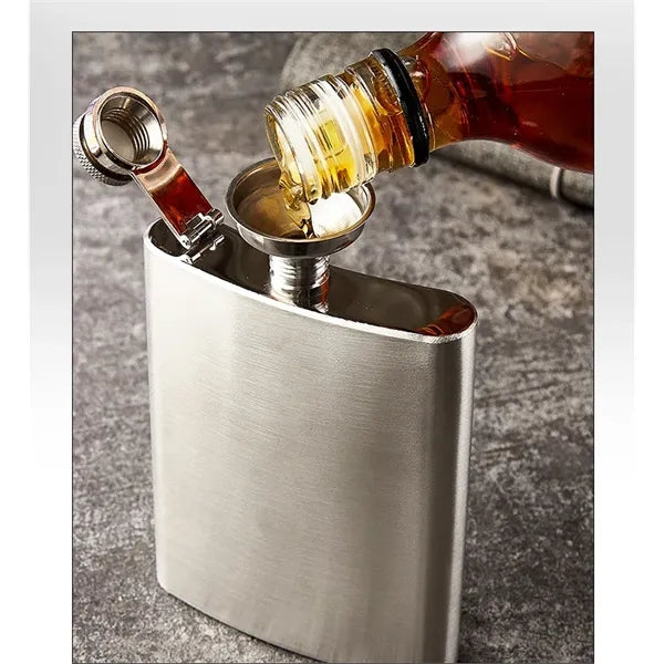 Sleek and Durable Outdoor Flask for Easy Transport