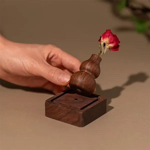 Minimalist Gourd-shaped Wood Aroma Ornament
