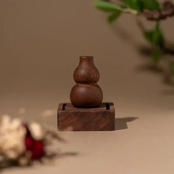Minimalist Gourd-shaped Wood Aroma Ornament