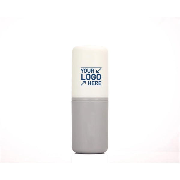 Travel gargle and toothbrush cup are simple and portable